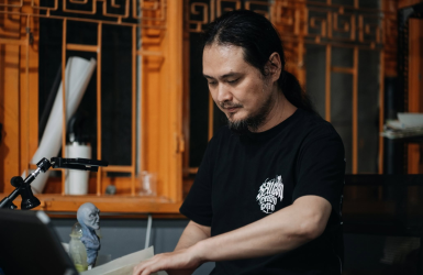 Phan Vũ Linh – “Một bức tranh chứa đựng cả thế giới và tâm hồn người nghệ sĩ”